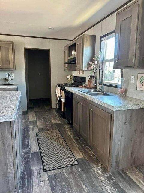 The Promotional Series / The Rosewood FAC28644A — manufactured home photo 2 at Texas Home Outlet in Huffman, TX