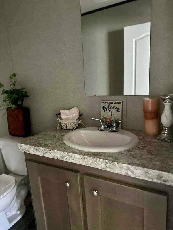 The Promotional Series / The Rosewood FAC28644A — manufactured home photo 7 at Texas Home Outlet in Huffman, TX