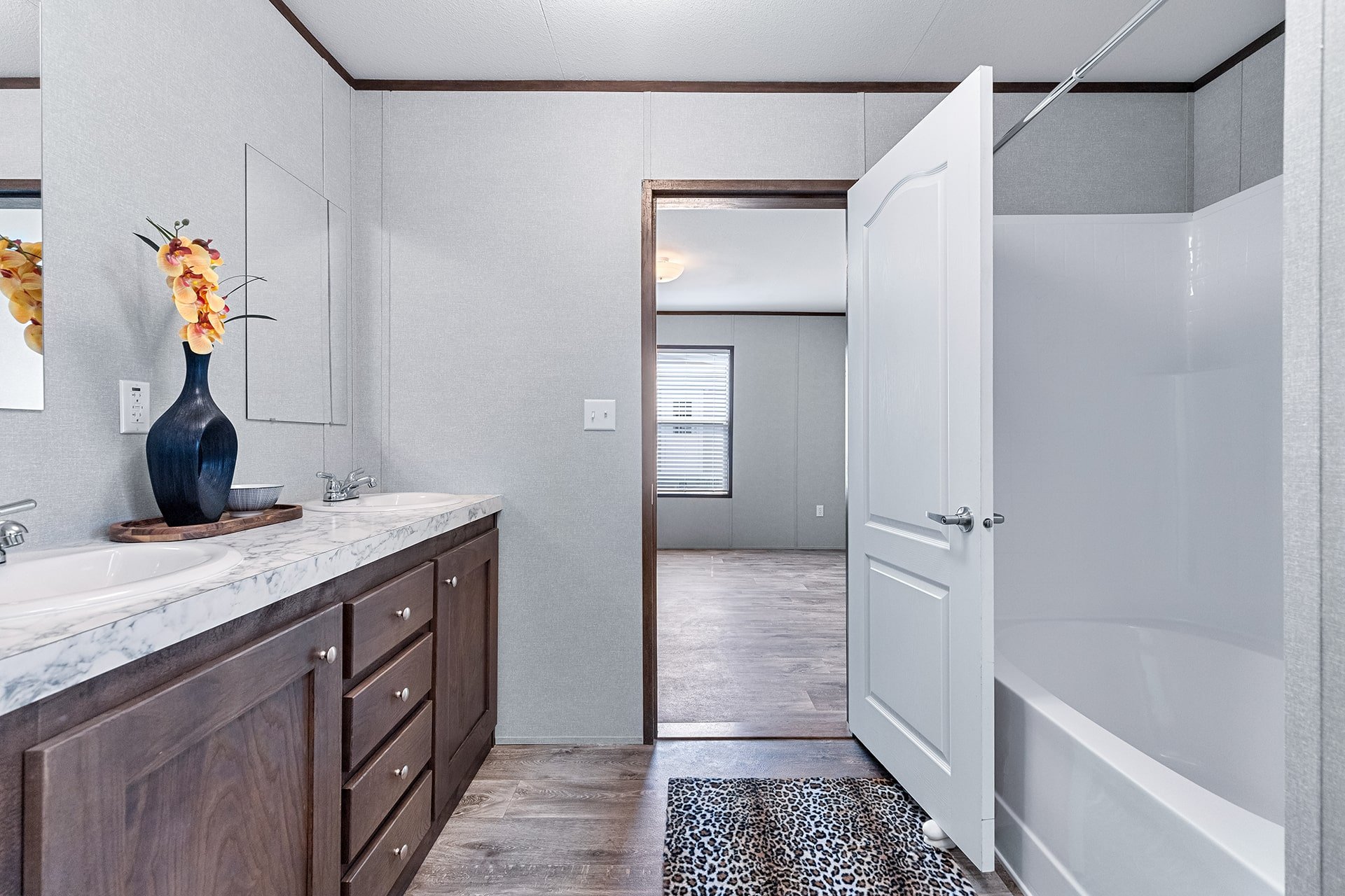 The Promotional Series / The Nassau FAC28483A — manufactured home photo 5 at Texas Home Outlet in Huffman, TX