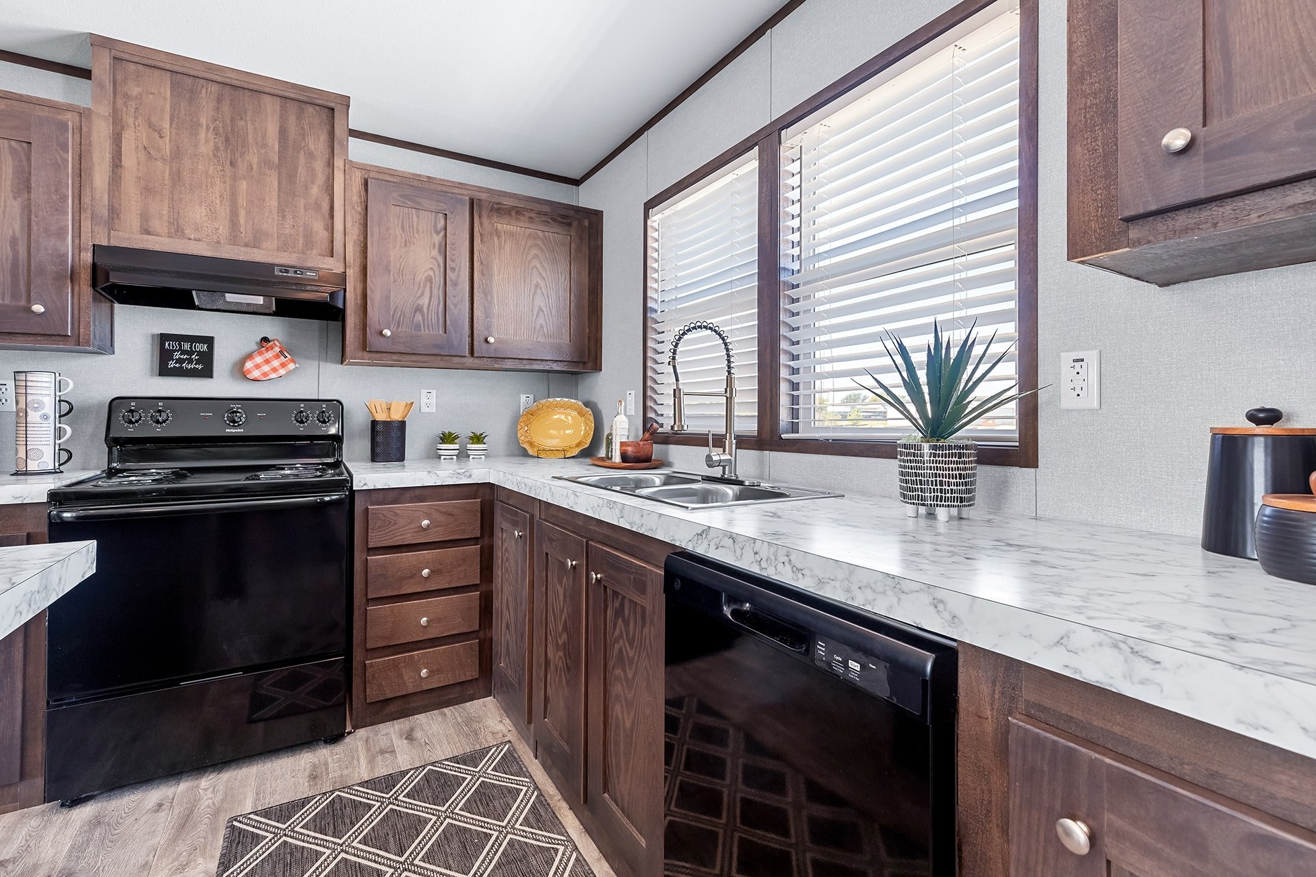 The Promotional Series / The Nassau FAC28483A — manufactured home photo 10 at Texas Home Outlet in Huffman, TX