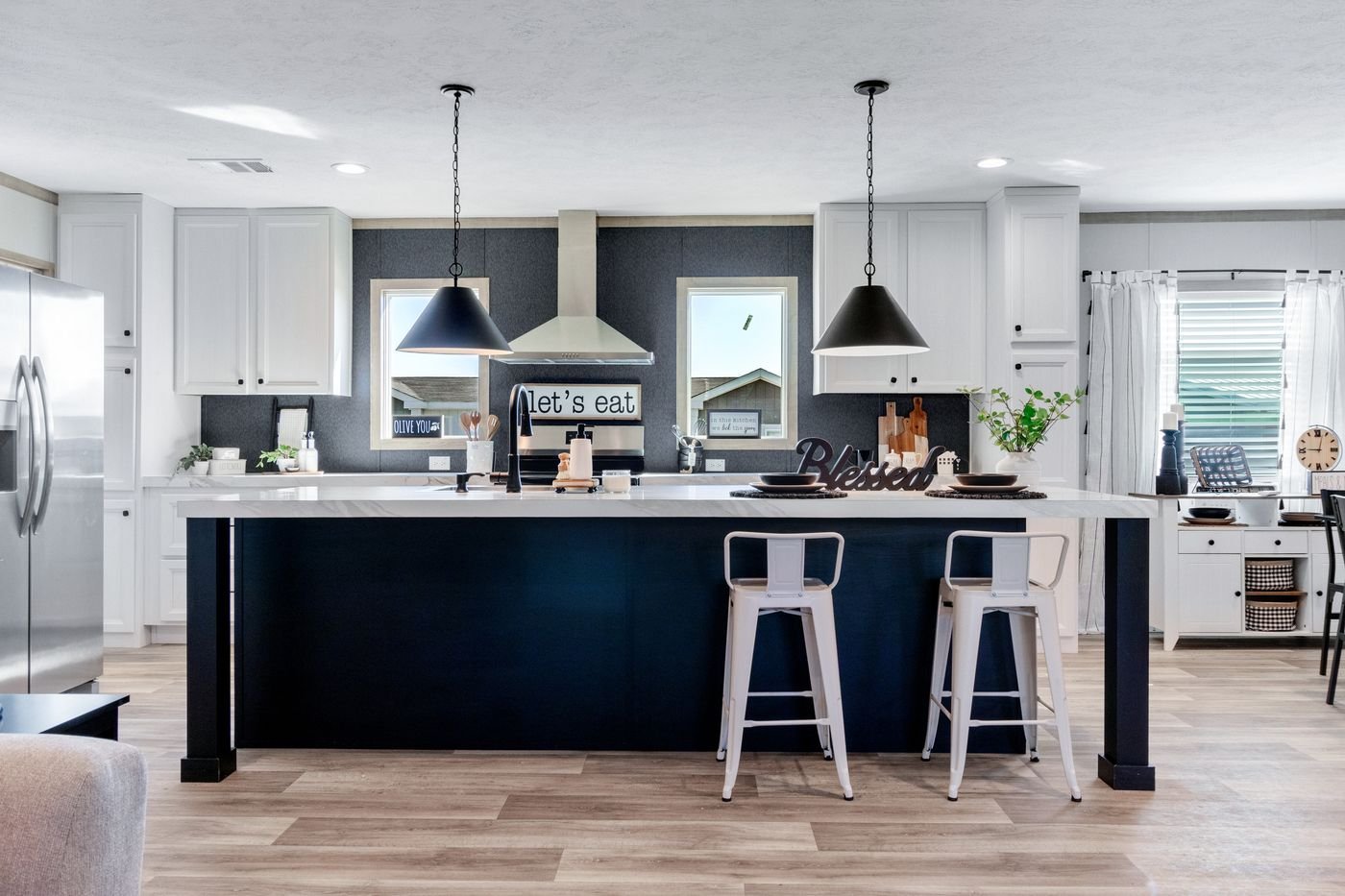 Independent / Anatolia XL SLT28683AH — manufactured home photo 2 at Texas Home Outlet in Huffman, TX
